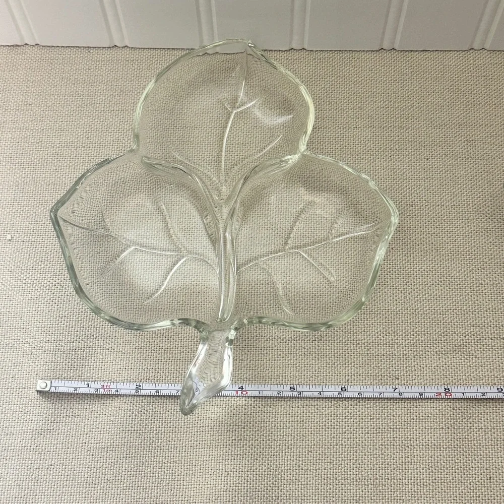 Vintage Leaf Glass Bowls‎ Set of 5 Clear Clover Shape Excellent Condition 8 Inch